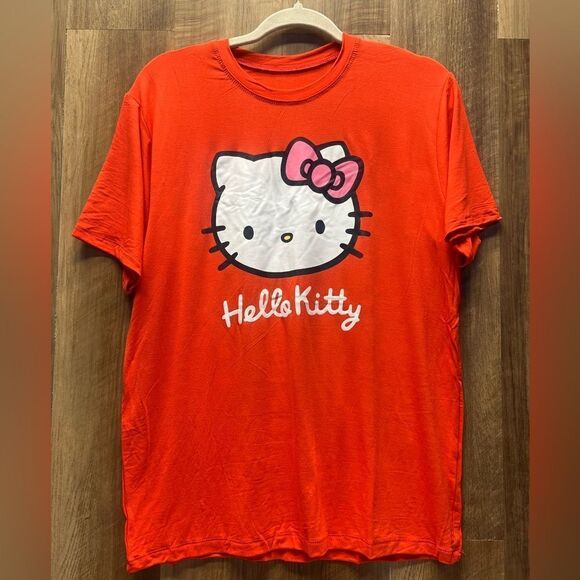 HELLO KITTY GRAPHIC TEE - Picture 1 of 3